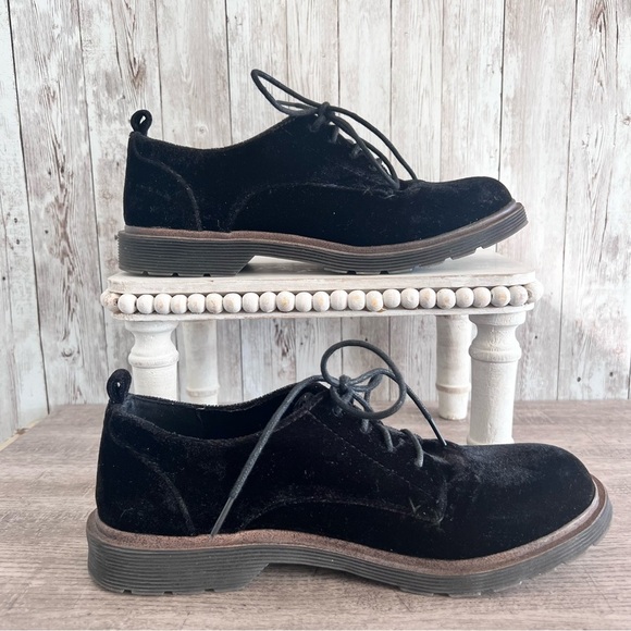 Women’s Coolway Velvet Oxfords Size 8.5 - Picture 2 of 5